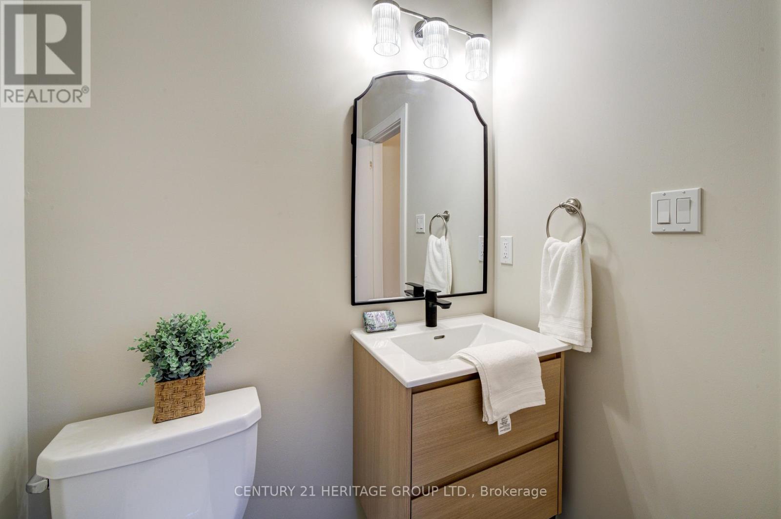 40 Eberhardt Drive Property Photo 19