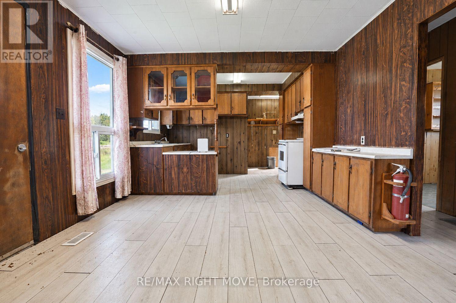 6989 Concession B-c Road Property Photo 6