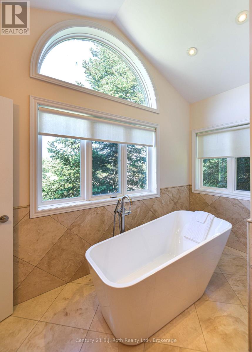 1273 Hawk Ridge Crescent Property Photo 23
