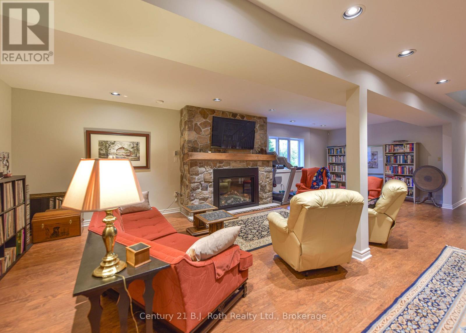 1273 Hawk Ridge Crescent Property Photo 30