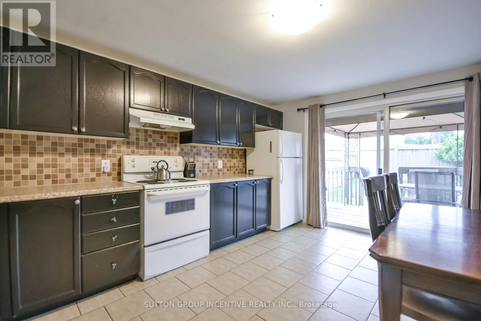 22 Peregrine Road Property Photo 6