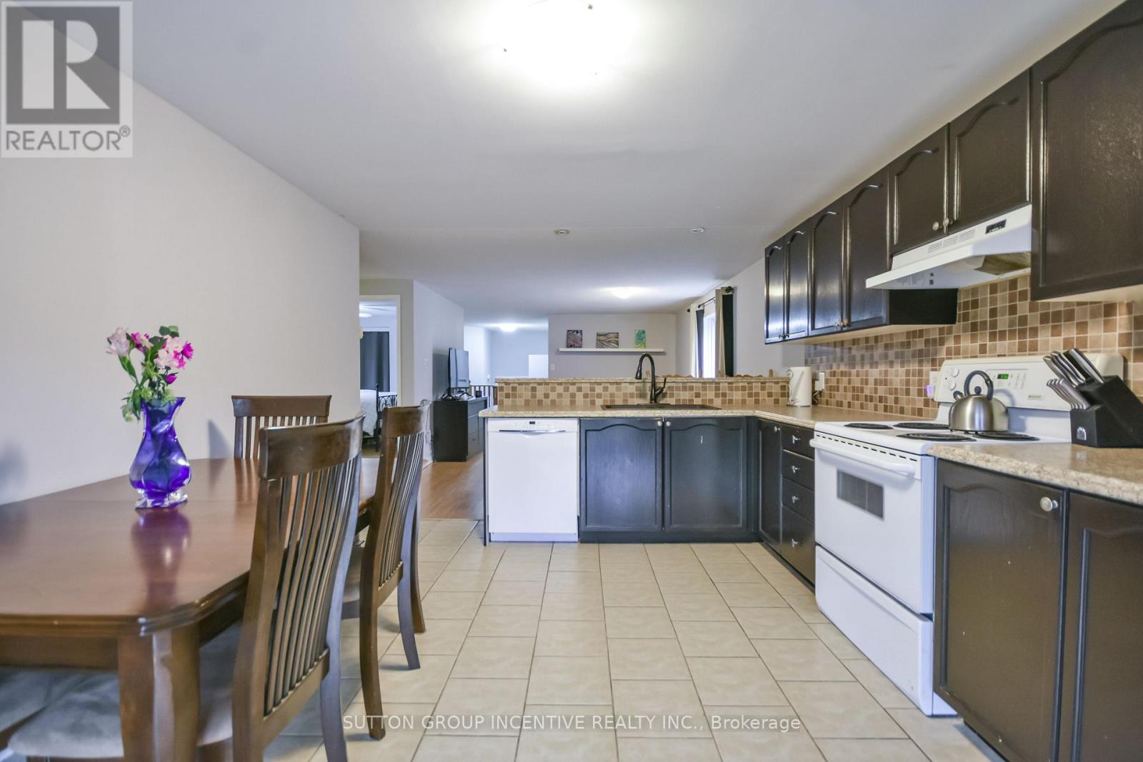22 Peregrine Road Property Photo 7