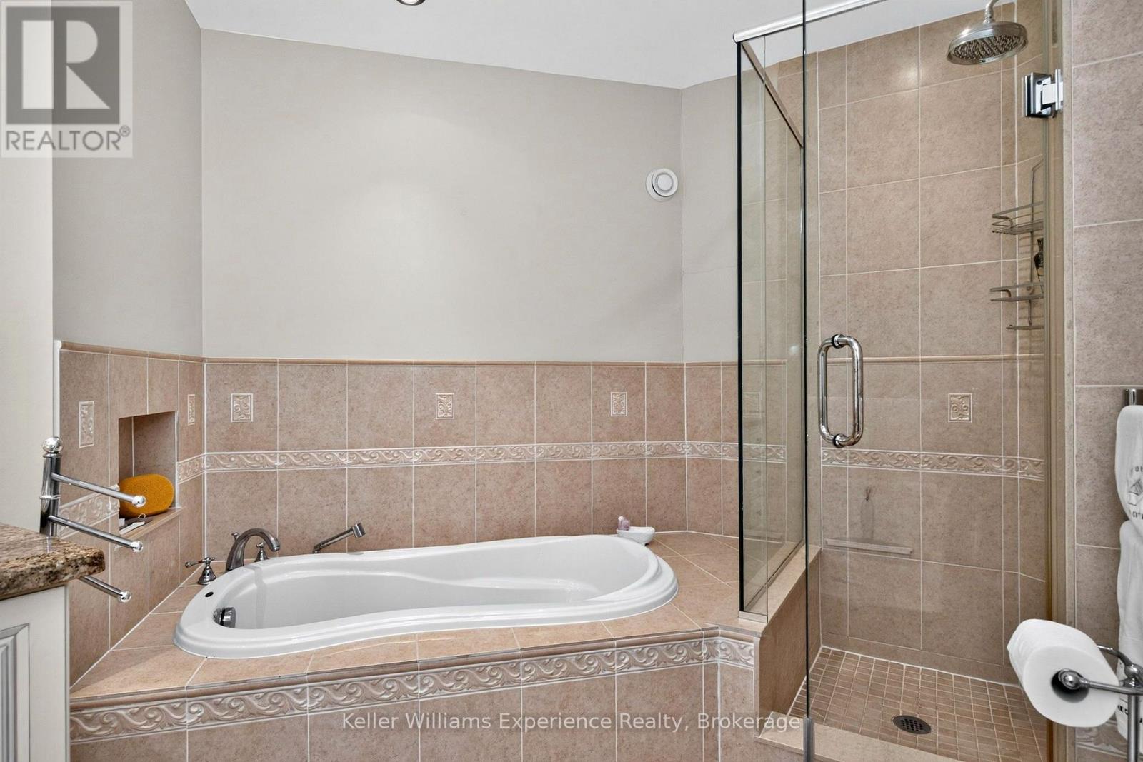 12 Albion Lane Property Photo 13