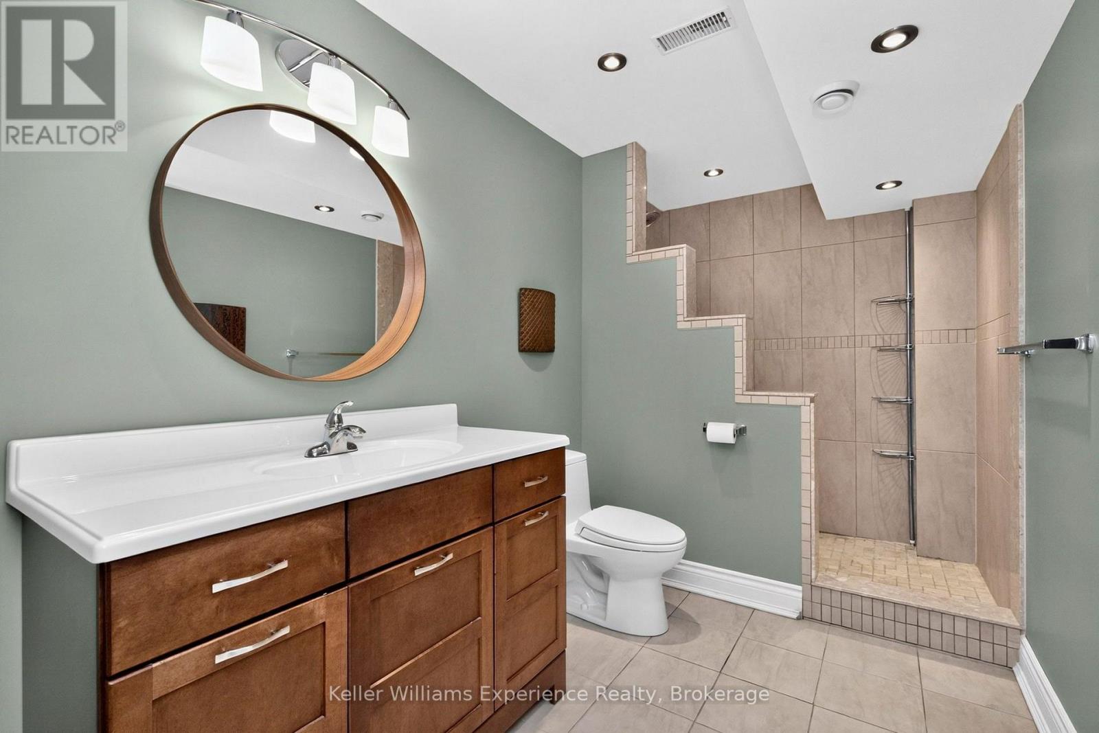 12 Albion Lane Property Photo 23