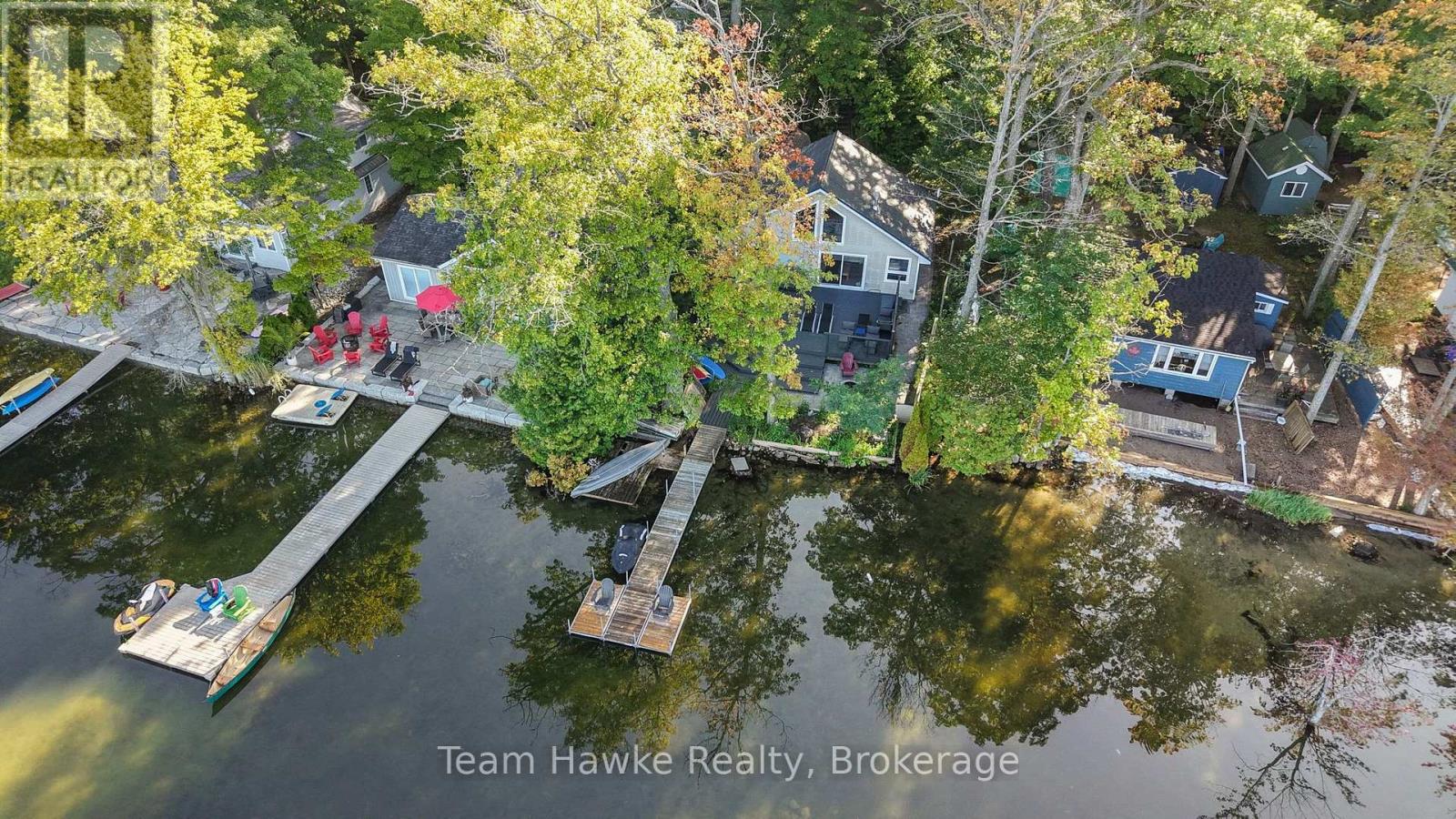 8 Farlain Lake Road E Property Photo 1