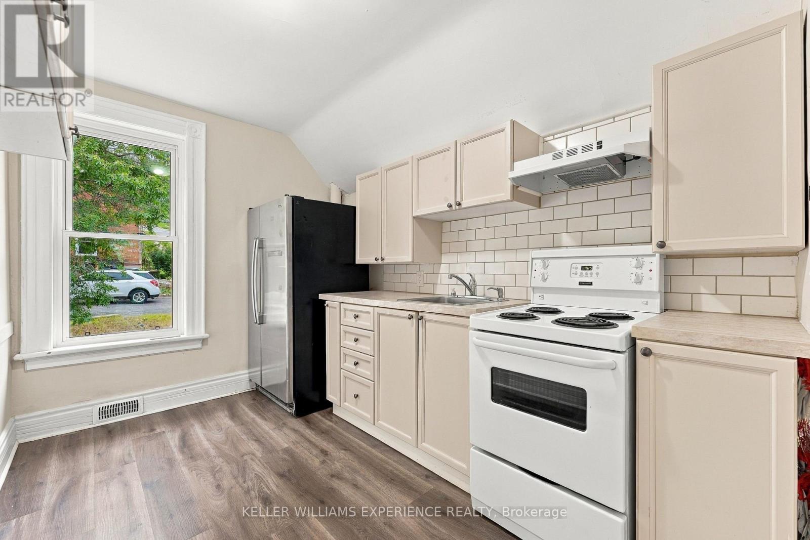 154 Fifth Street Property Photo 4