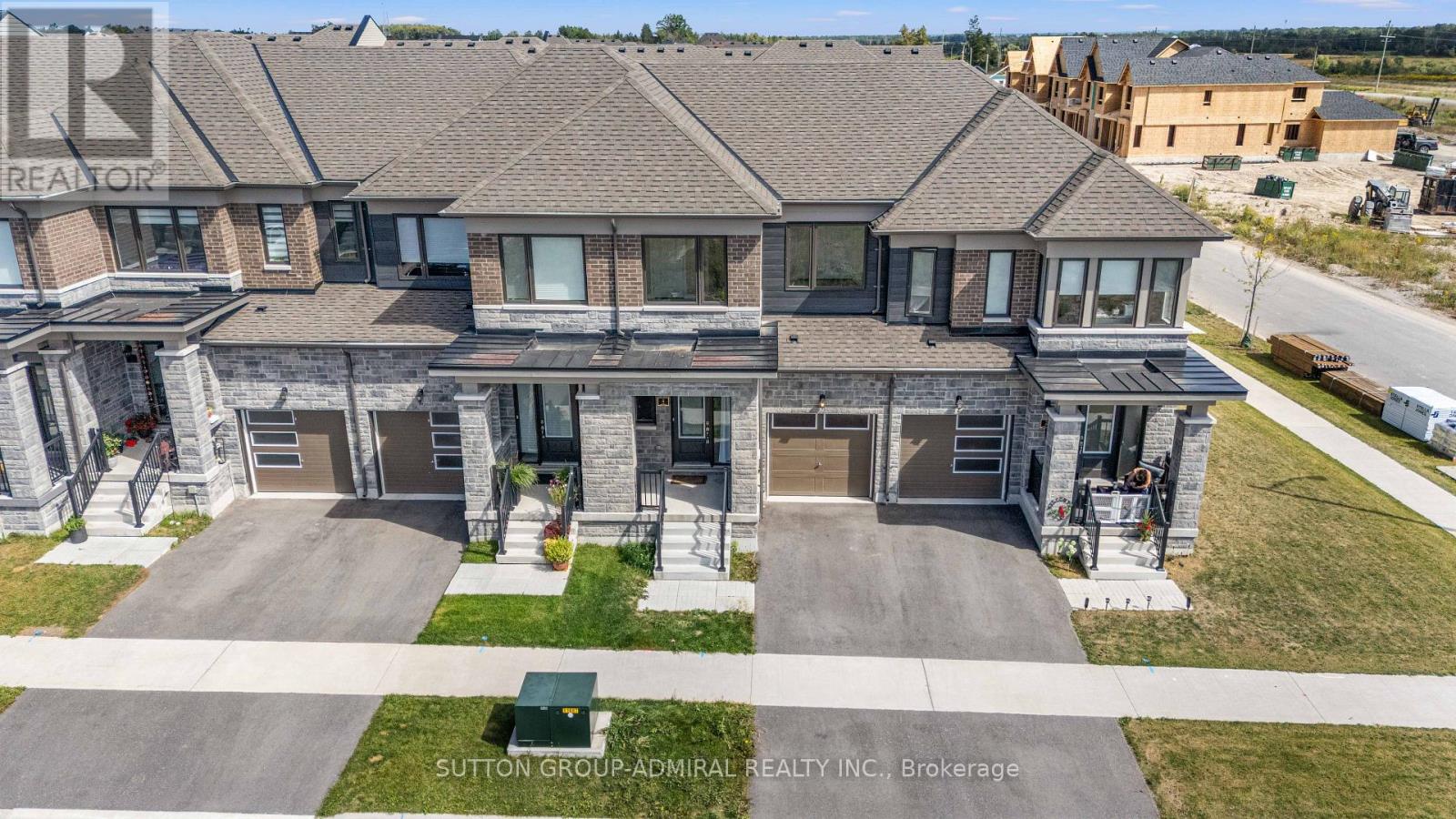 4 Rochester Drive Property Photo 2