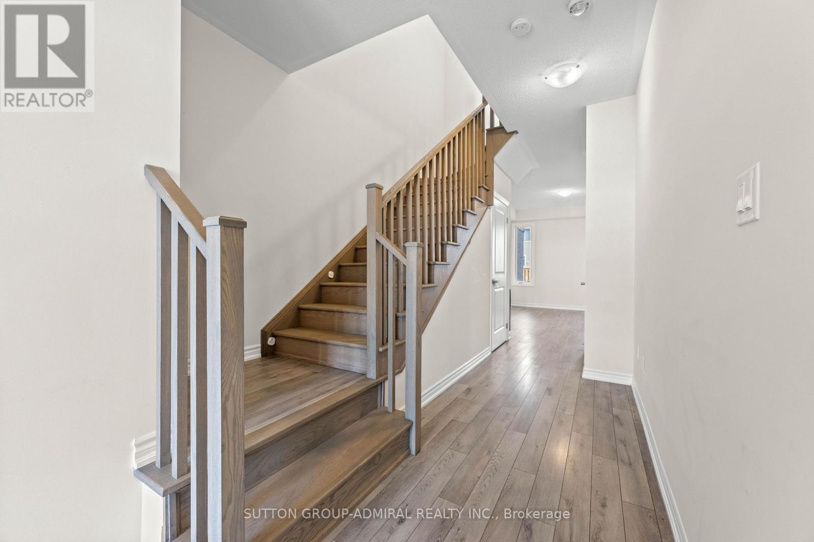 4 Rochester Drive Property Photo 7