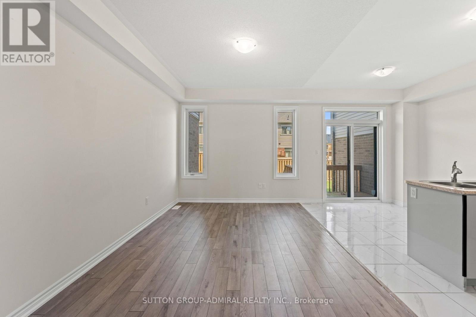 4 Rochester Drive Property Photo 9