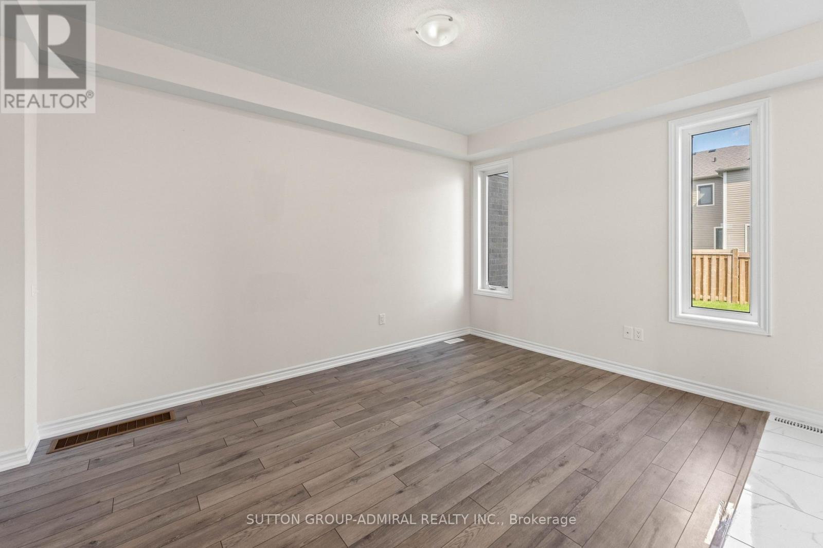 4 Rochester Drive Property Photo 11