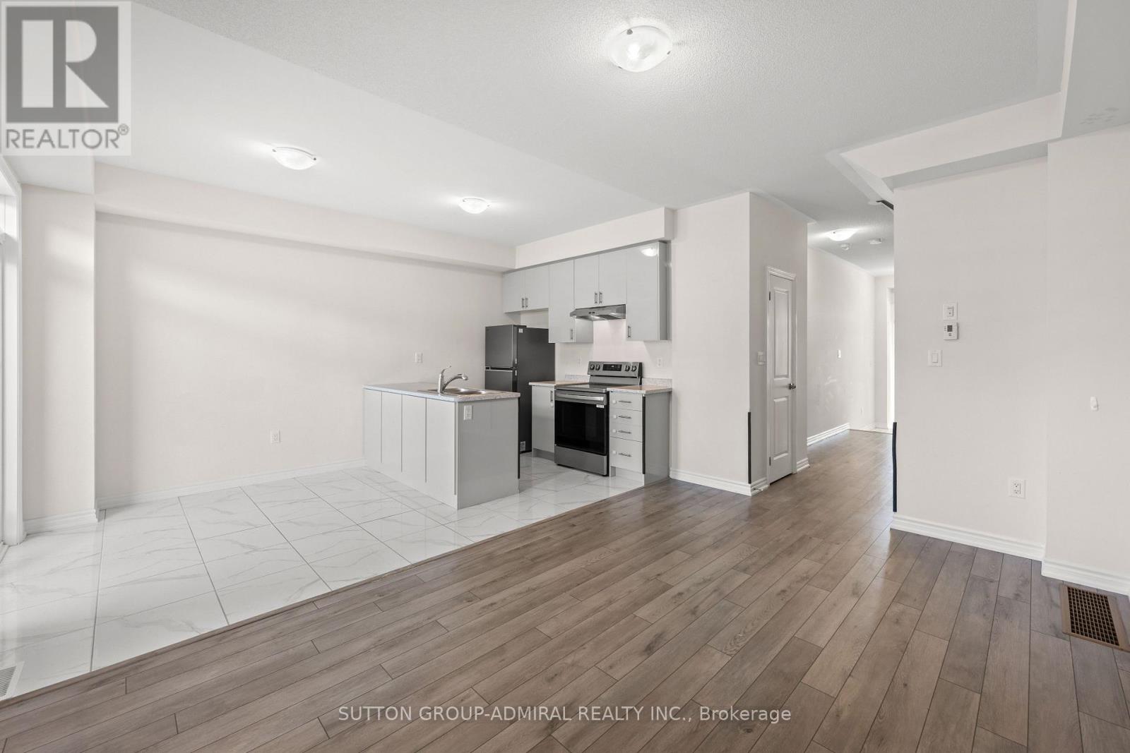 4 Rochester Drive Property Photo 15
