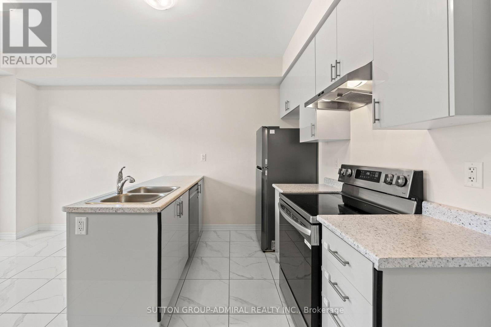 4 Rochester Drive Property Photo 16