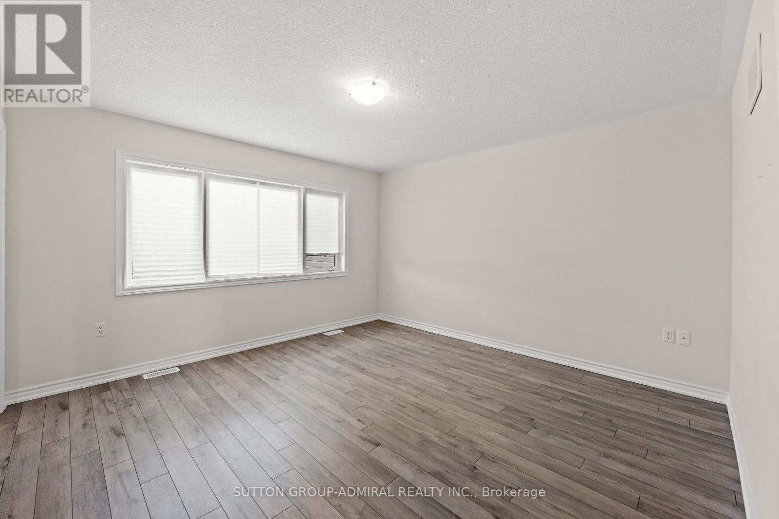 4 Rochester Drive Property Photo 22