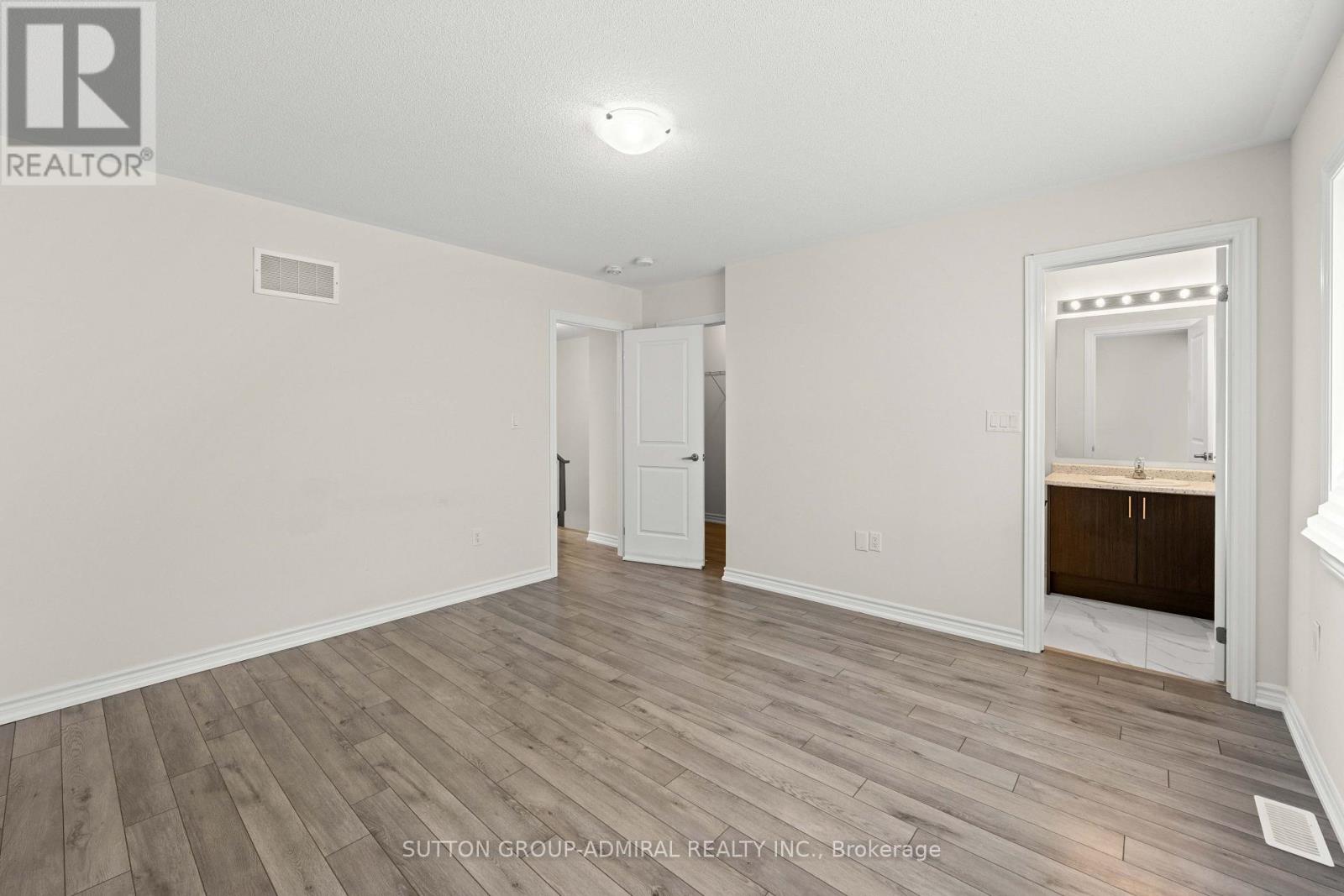 4 Rochester Drive Property Photo 26
