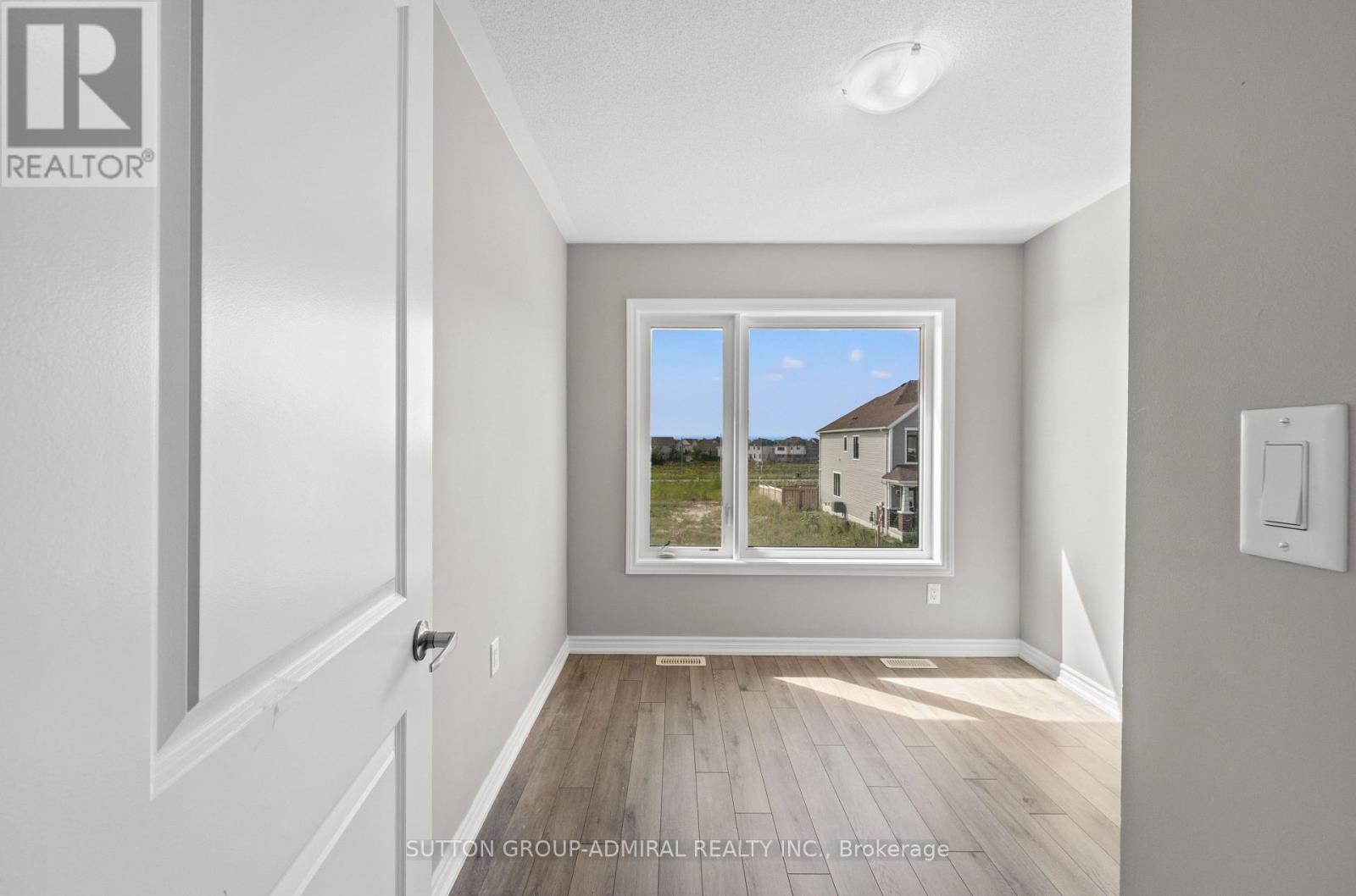 4 Rochester Drive Property Photo 28