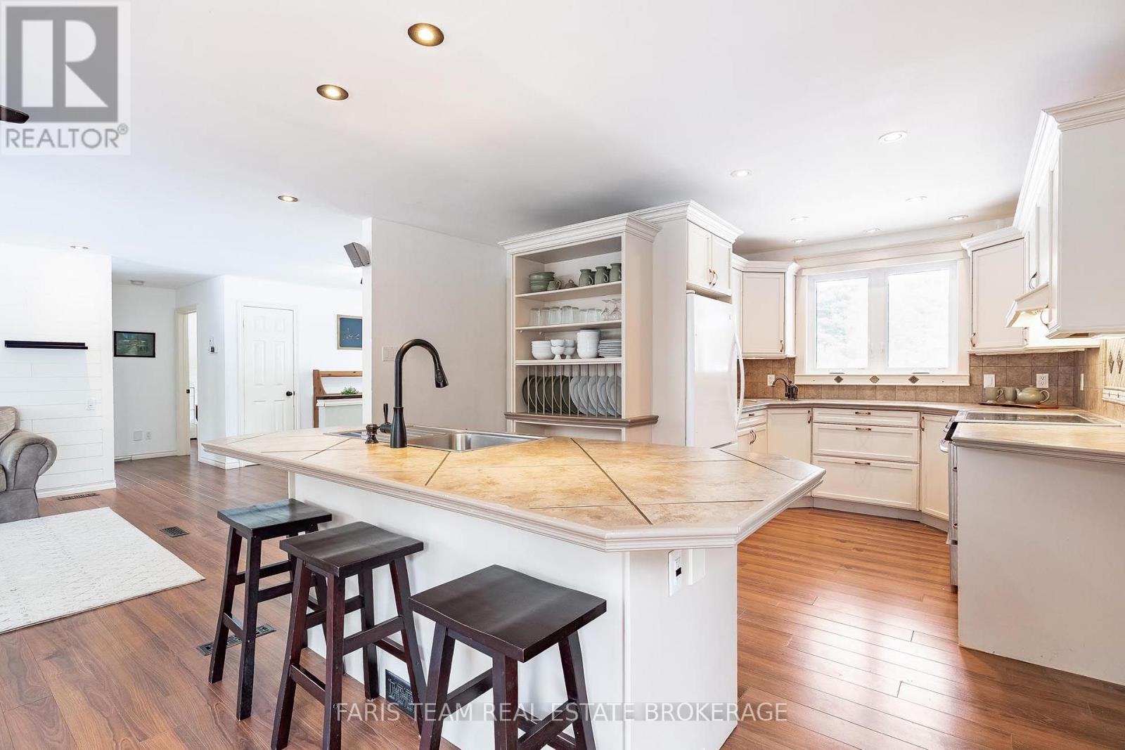 1520 Rosemount Road Property Photo 7