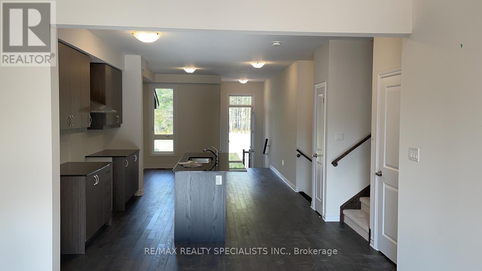 3 Eberhardt Drive Property Photo 2