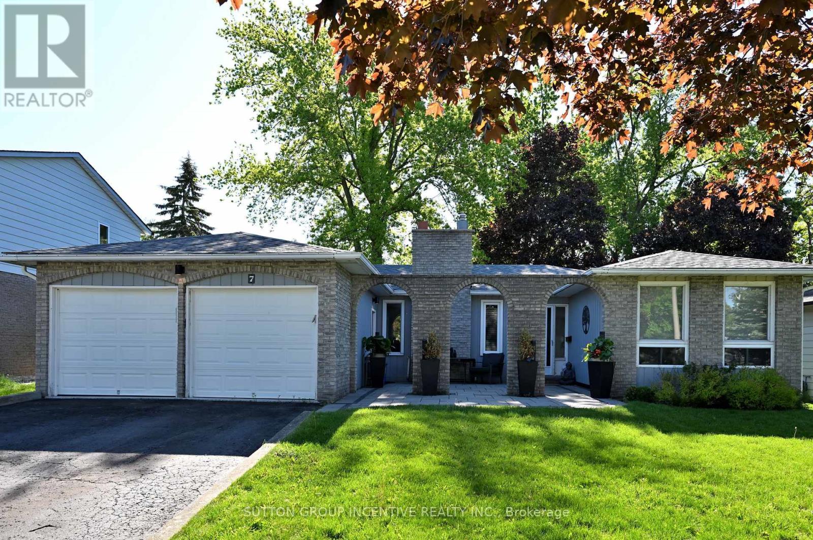 7 Huron Street Property Photo 1