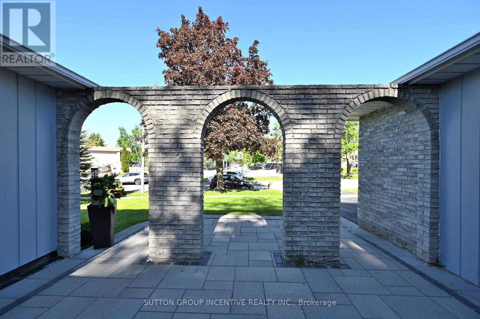 7 Huron Street Property Photo 5