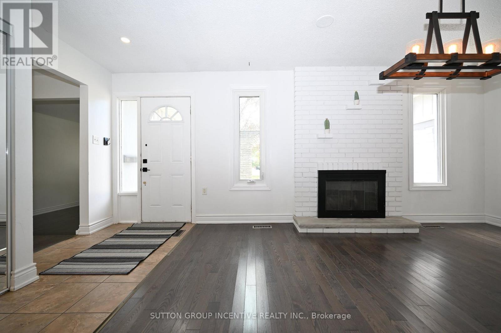 7 Huron Street Property Photo 6