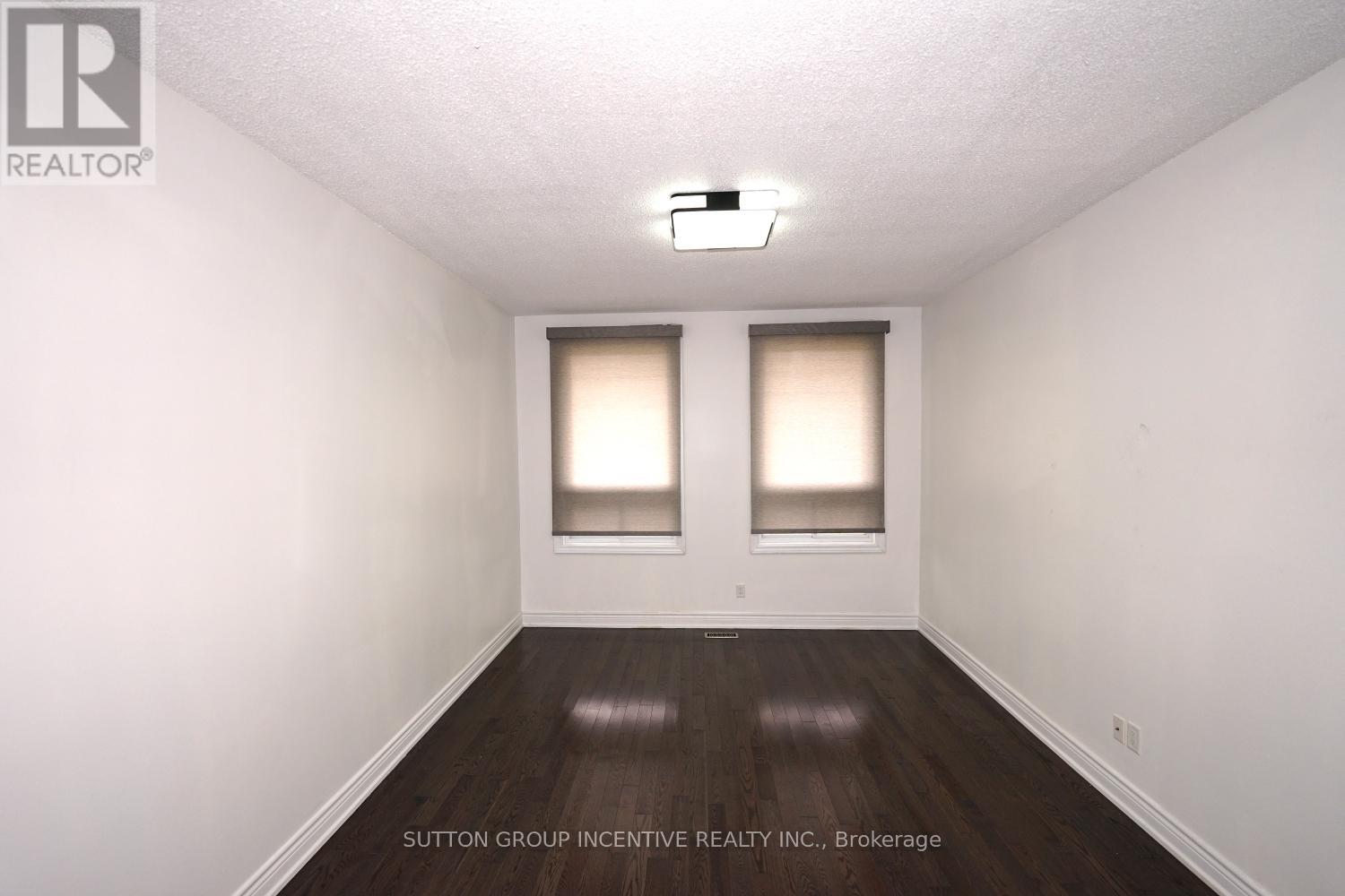 7 Huron Street Property Photo 10