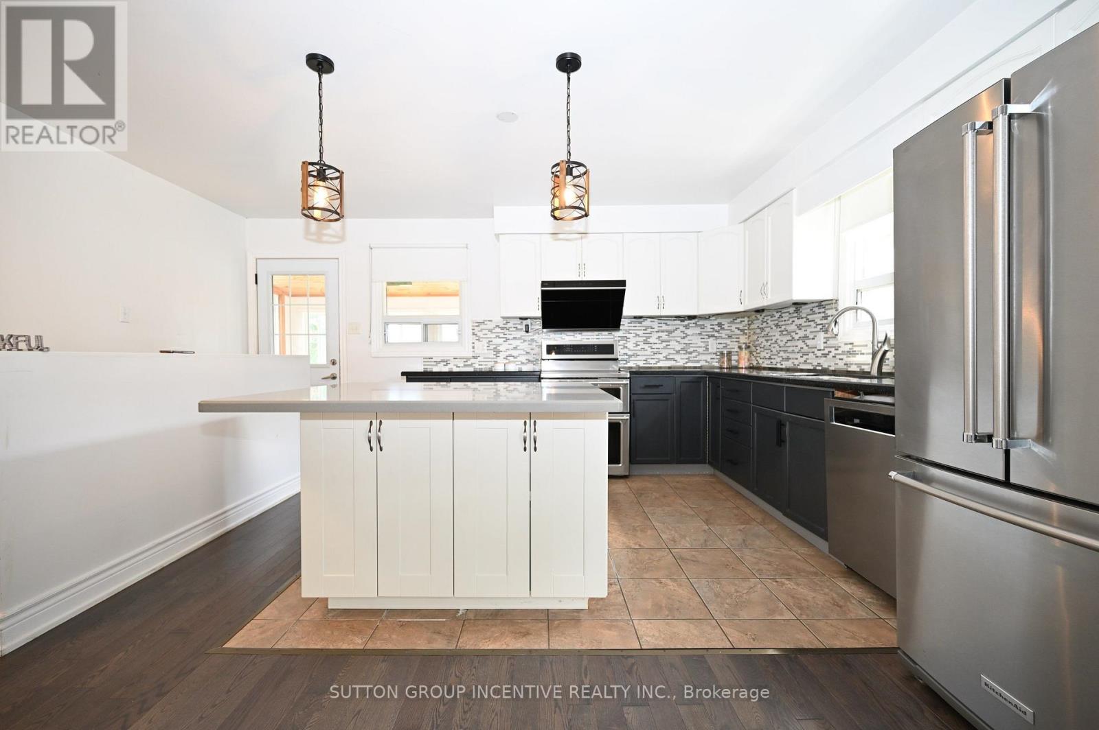 7 Huron Street Property Photo 14