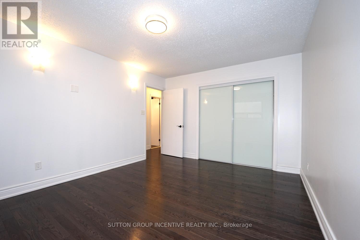 7 Huron Street Property Photo 17