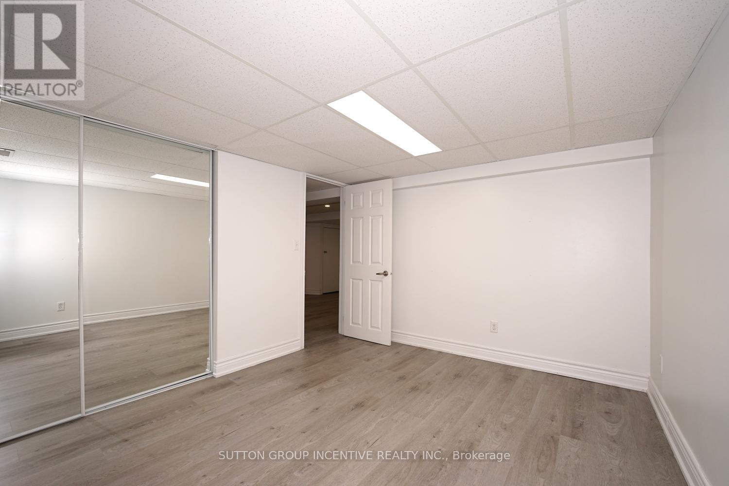 7 Huron Street Property Photo 23