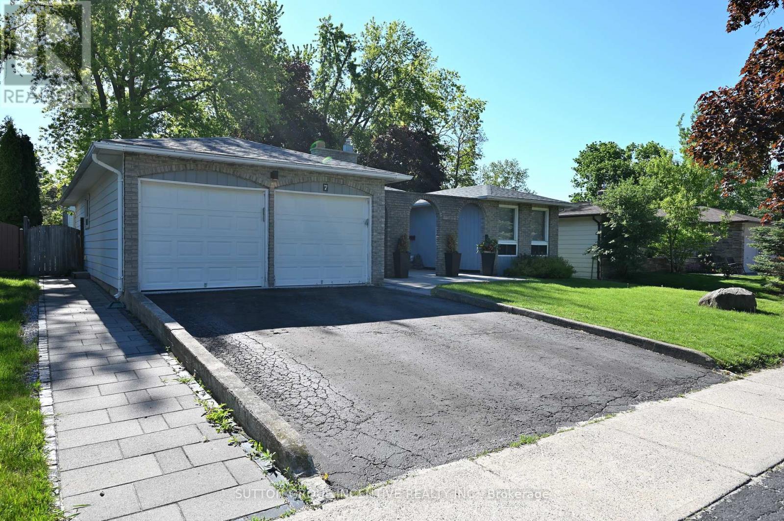 7 Huron Street Property Photo 30