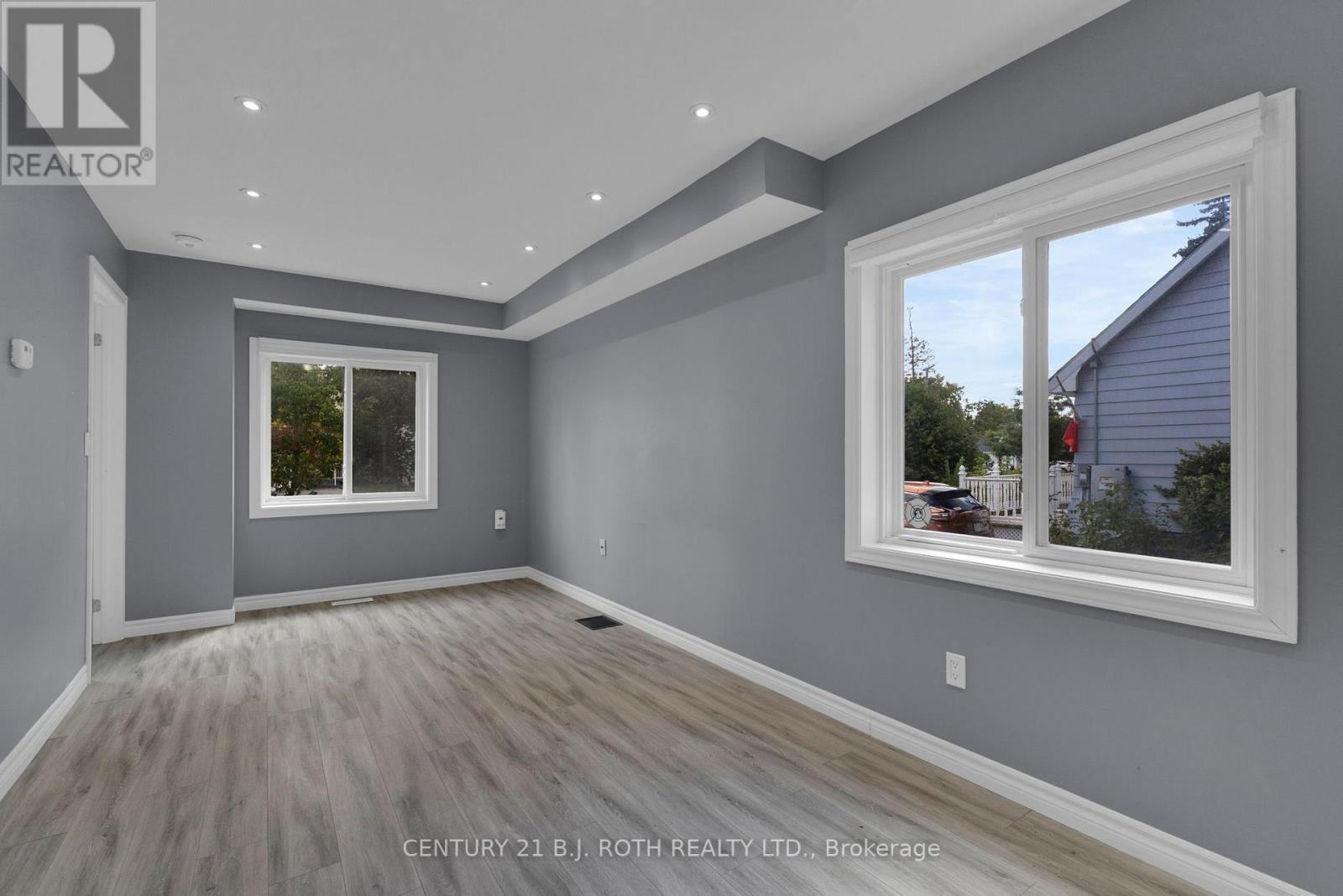 Units 1 + 2 + Coach House - 12 Dufferin Street Property Photo 6