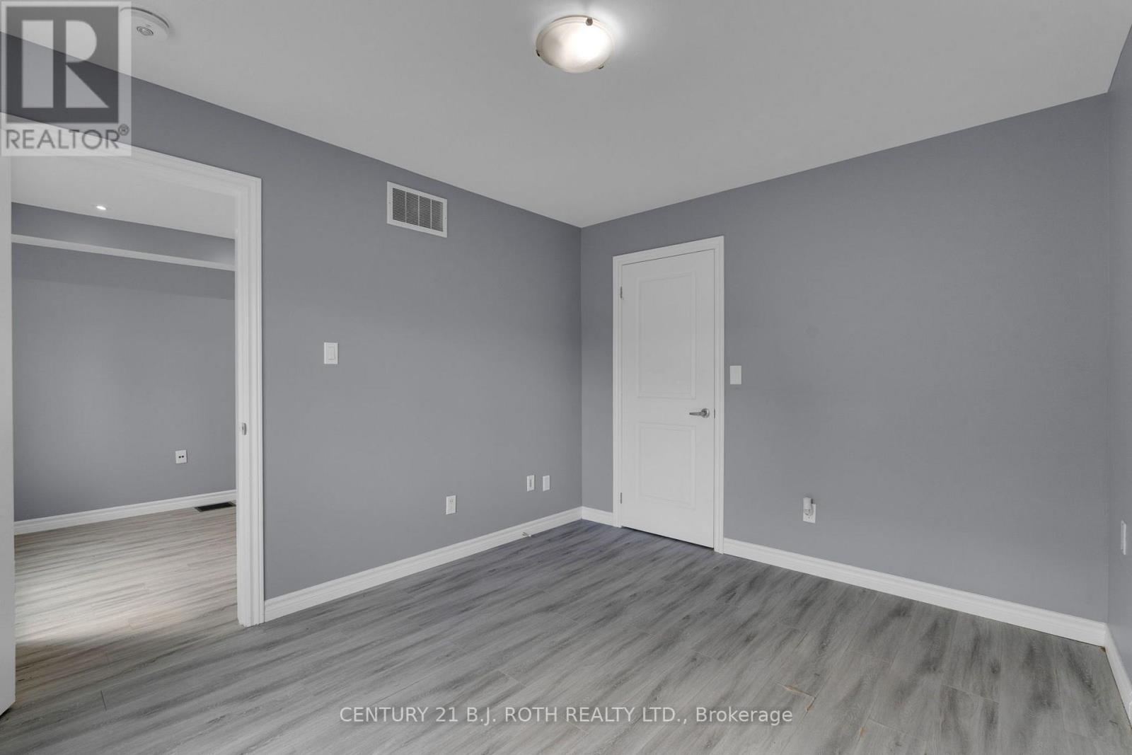 Units 1 + 2 + Coach House - 12 Dufferin Street Property Photo 8