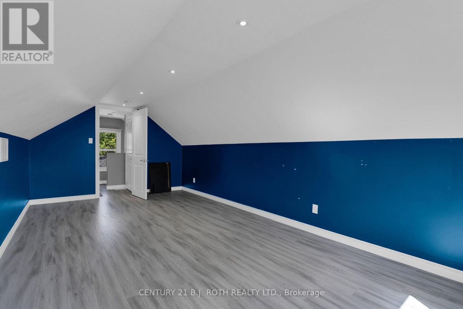 Units 1 + 2 + Coach House - 12 Dufferin Street Property Photo 12