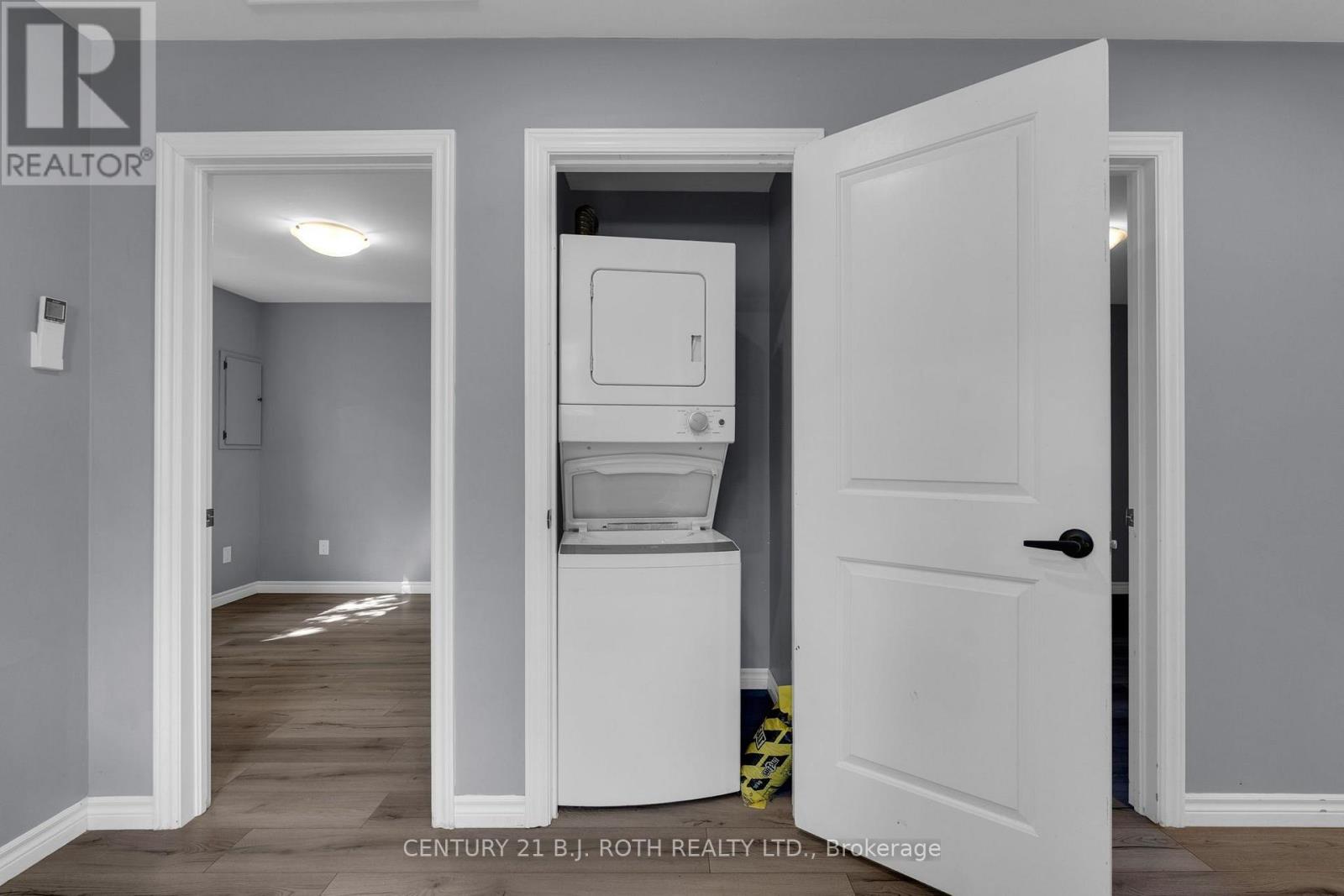 Units 1 + 2 + Coach House - 12 Dufferin Street Property Photo 24