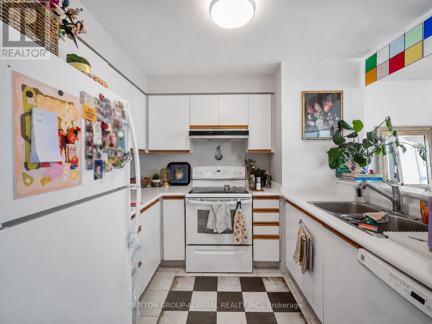 902 - 150 Dunlop Street E Property Photo 2