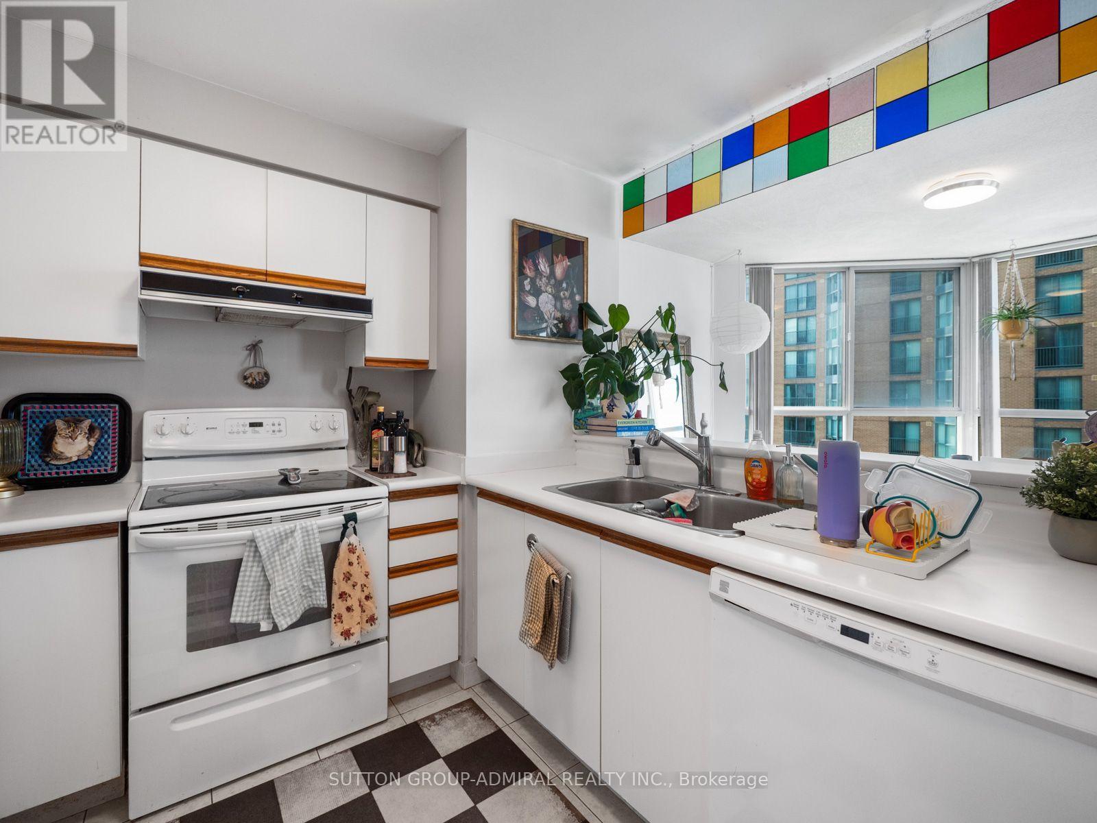 902 - 150 Dunlop Street E Property Photo 3