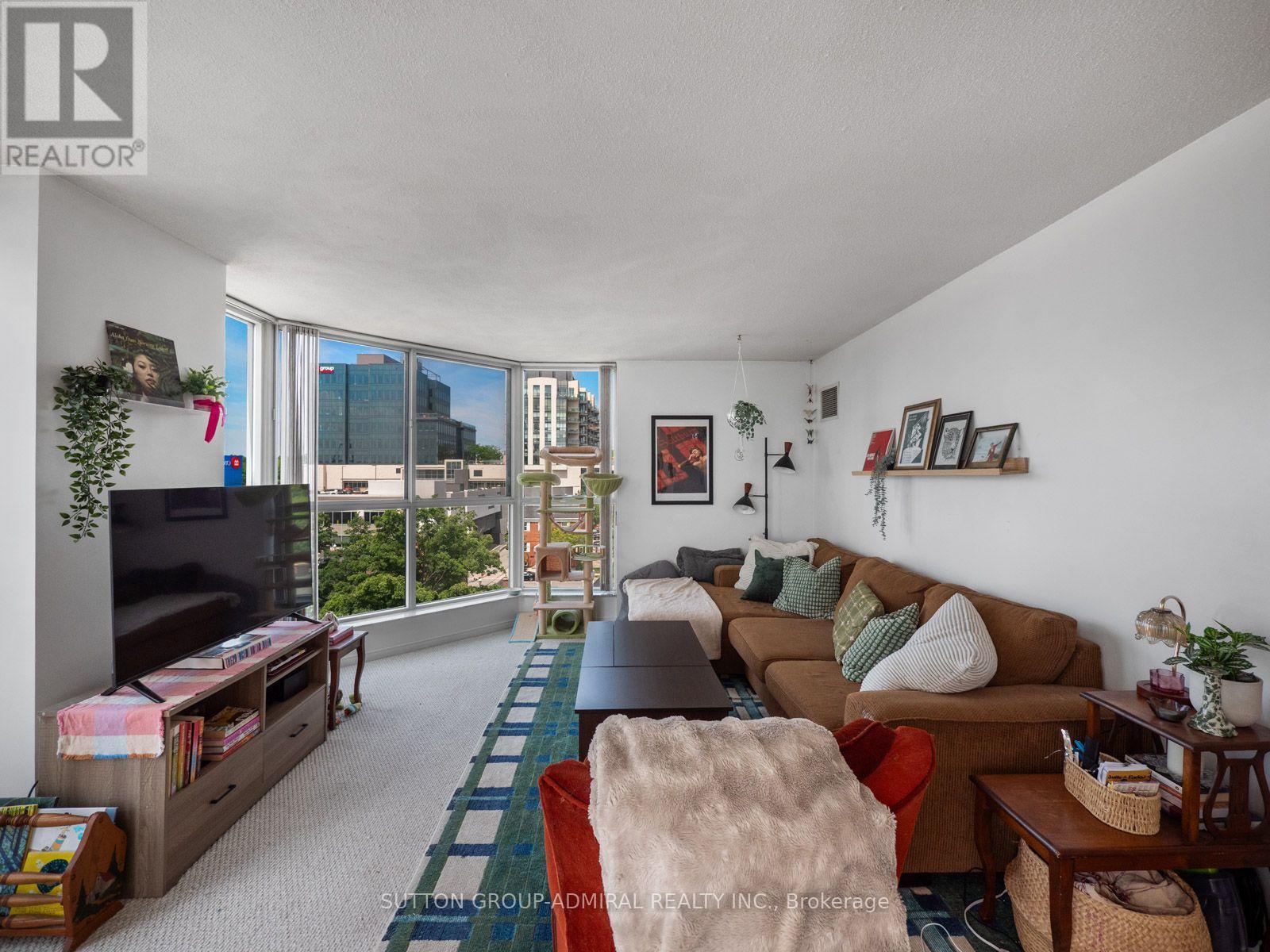 902 - 150 Dunlop Street E Property Photo 6