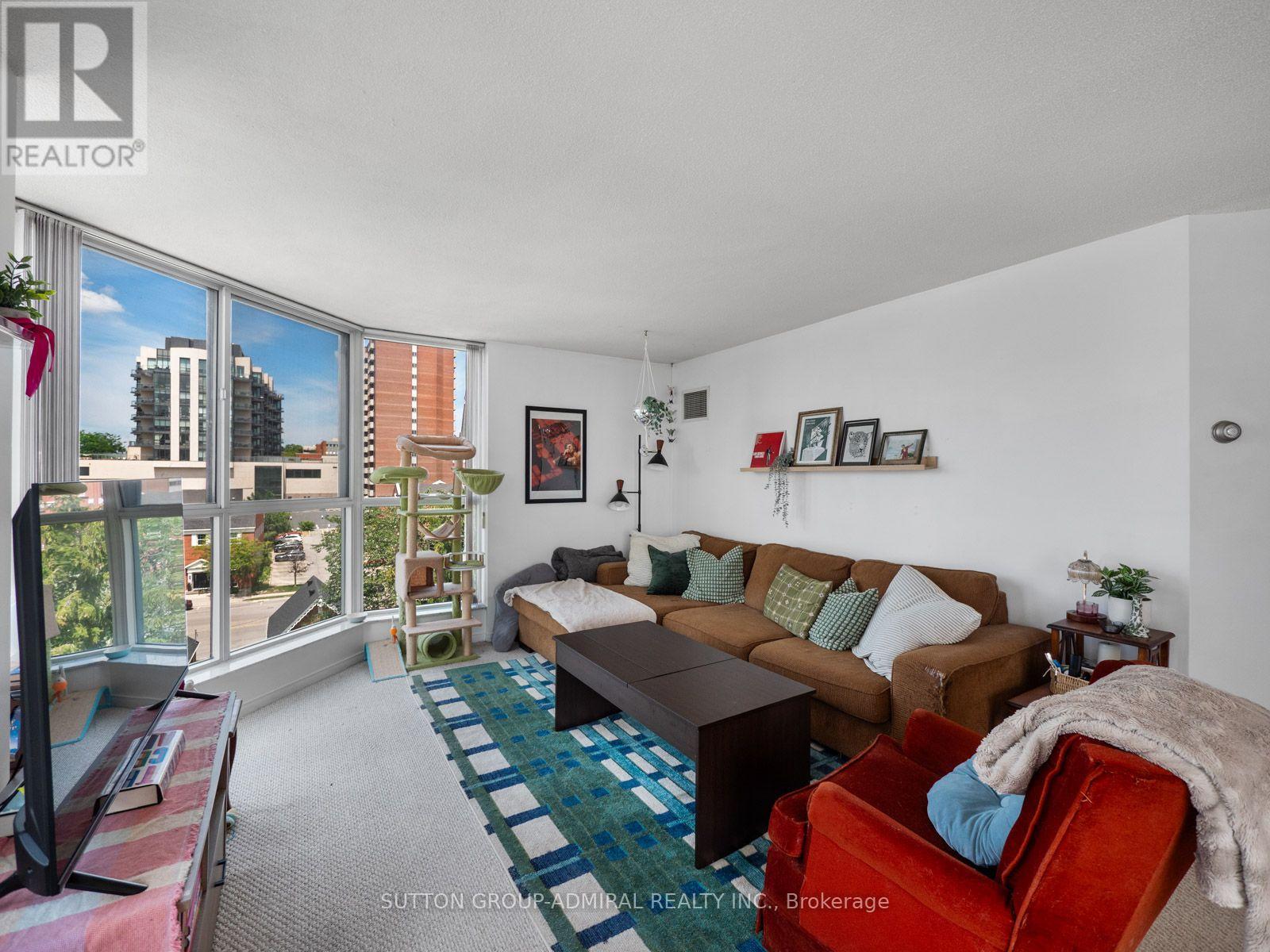 902 - 150 Dunlop Street E Property Photo 7