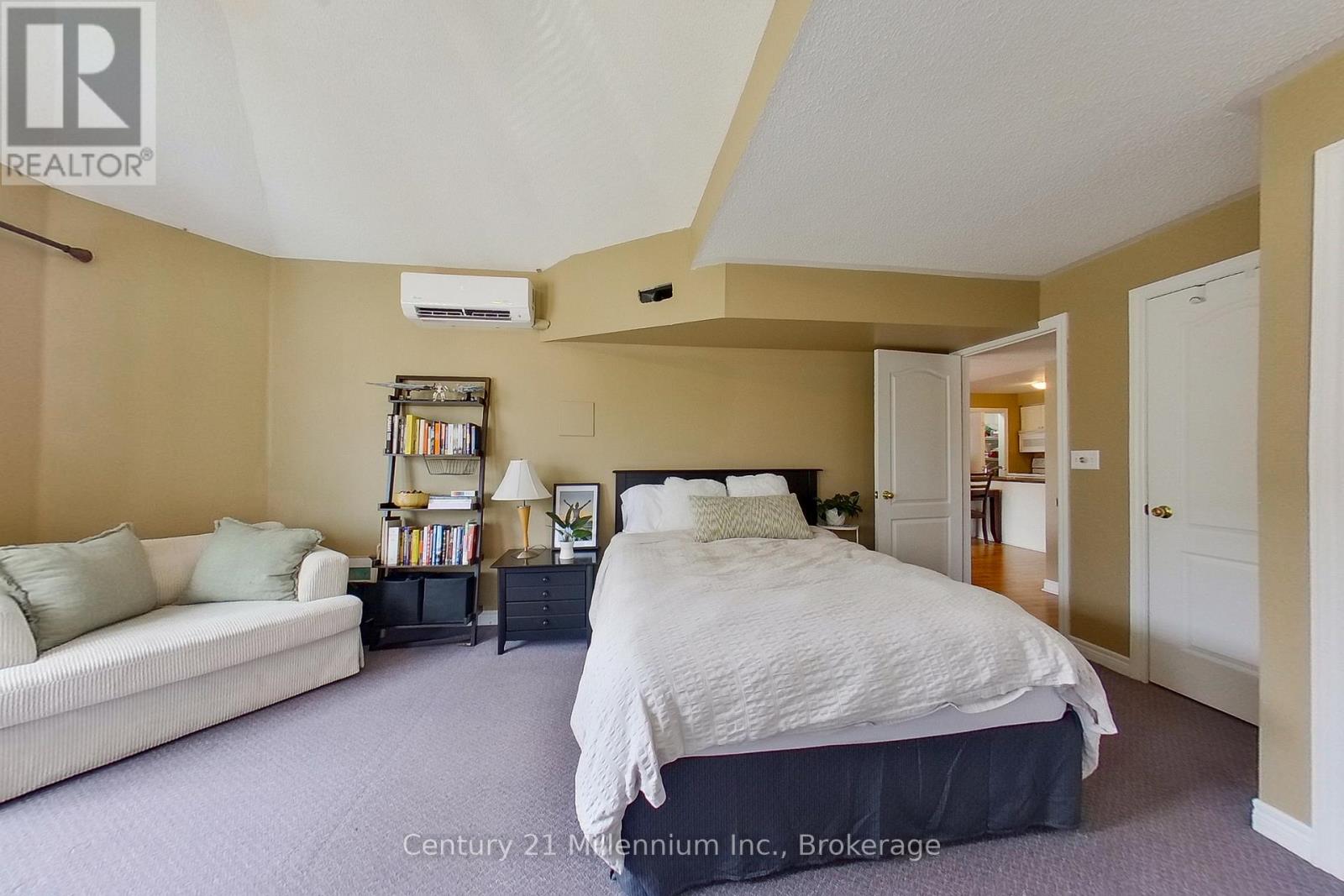 825 - 34 Dawson Drive Property Photo 9