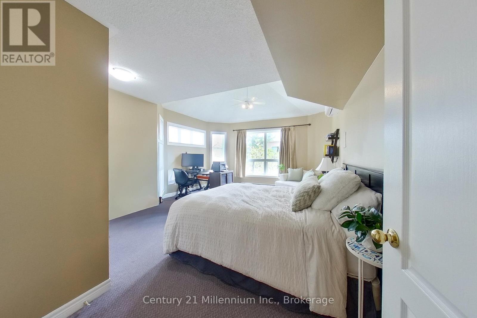 825 - 34 Dawson Drive Property Photo 11
