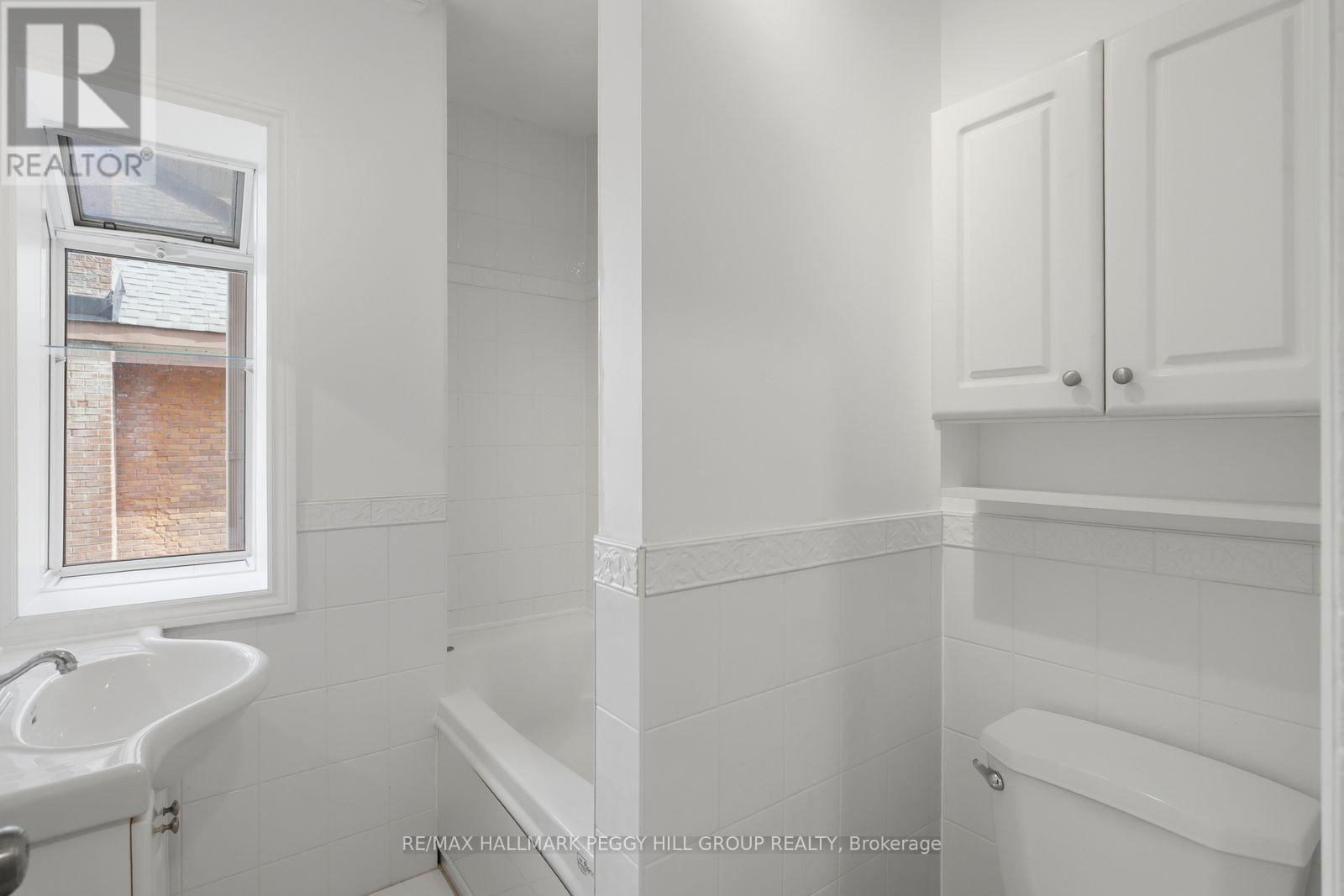 404 Manly Street Property Photo 12