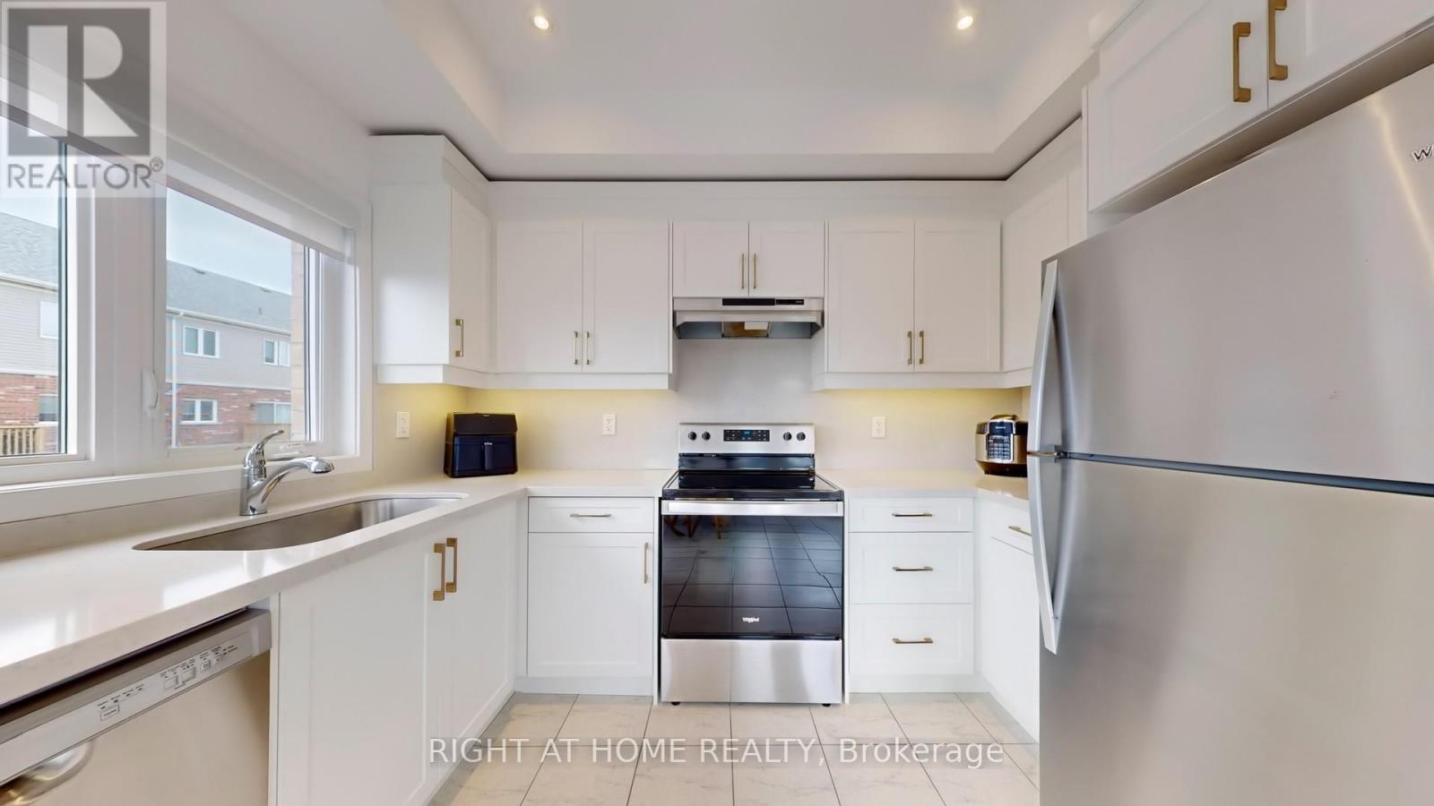 1 Pumpkin Corner Crescent Property Photo 5