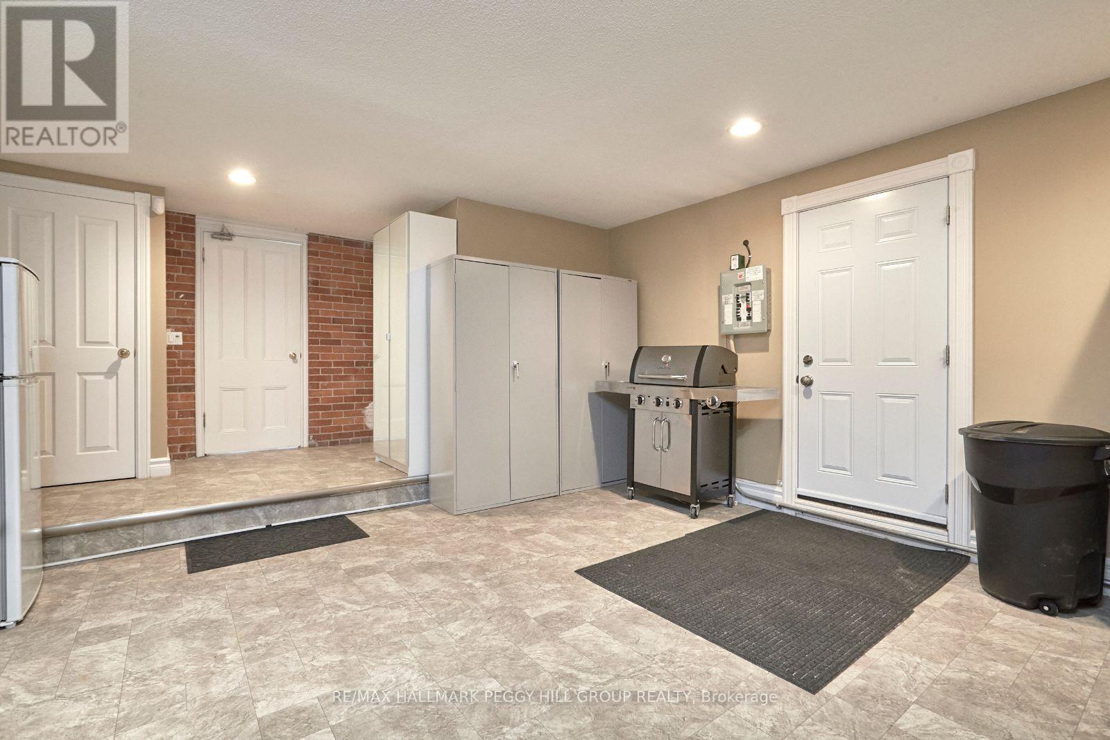 30 Mary Street Property Photo 7