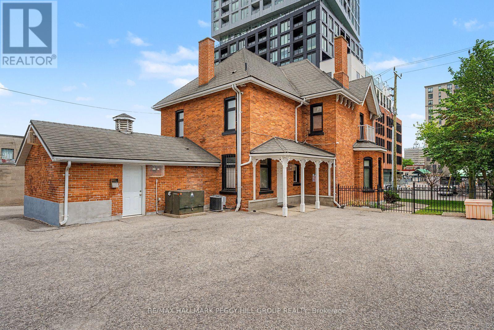 30 Mary Street Property Photo 17