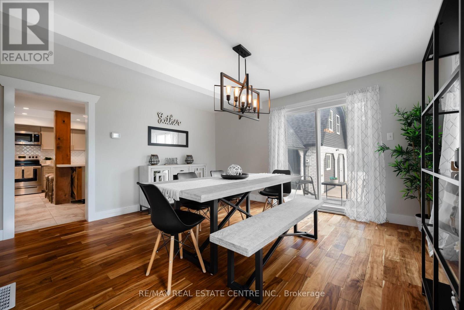 2570 Creemore Avenue Property Photo 15