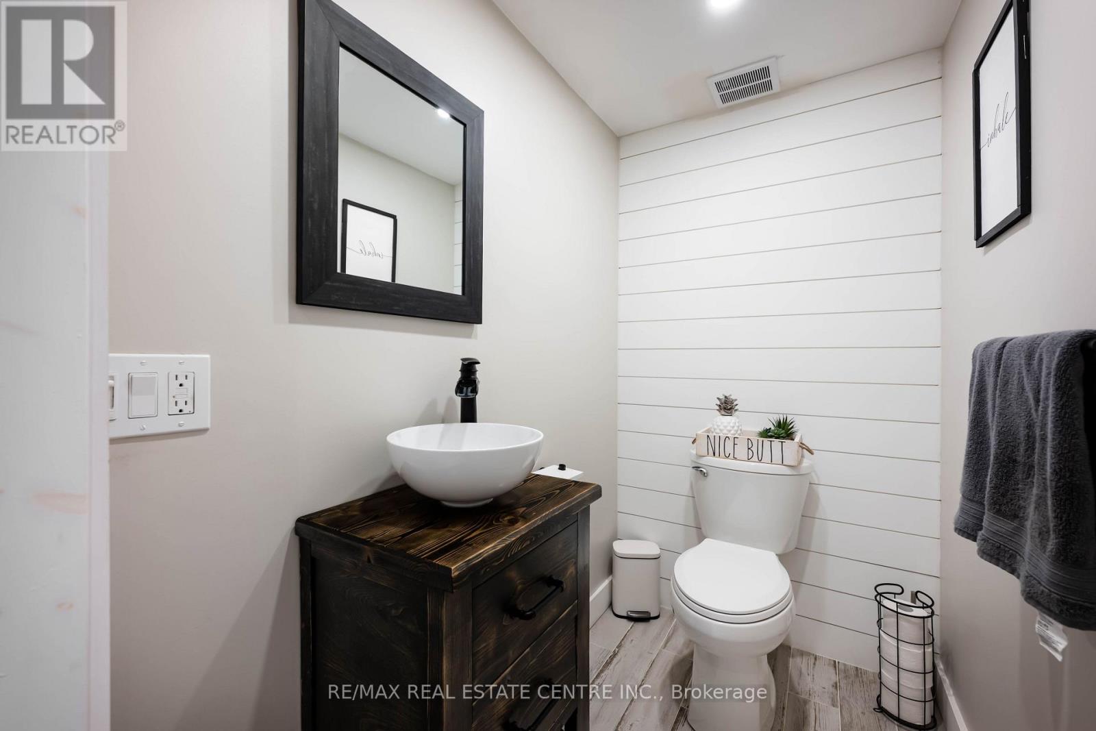 2570 Creemore Avenue Property Photo 21