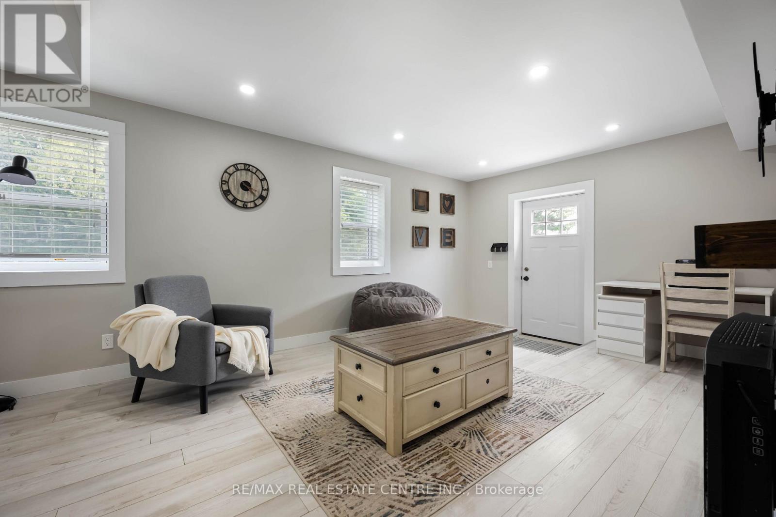2570 Creemore Avenue Property Photo 33