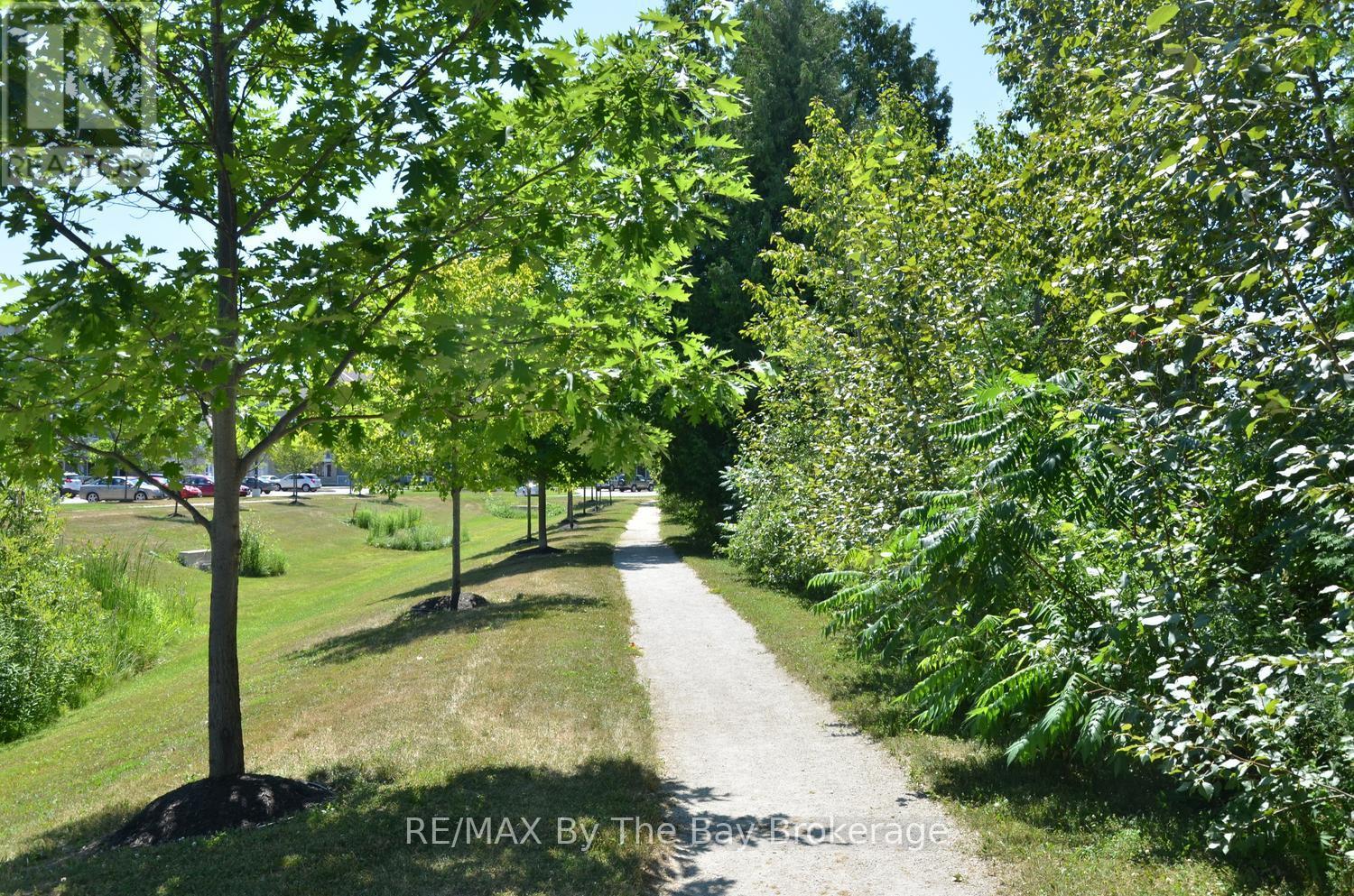 208 - 40 Mulligan Lane Property Photo 3