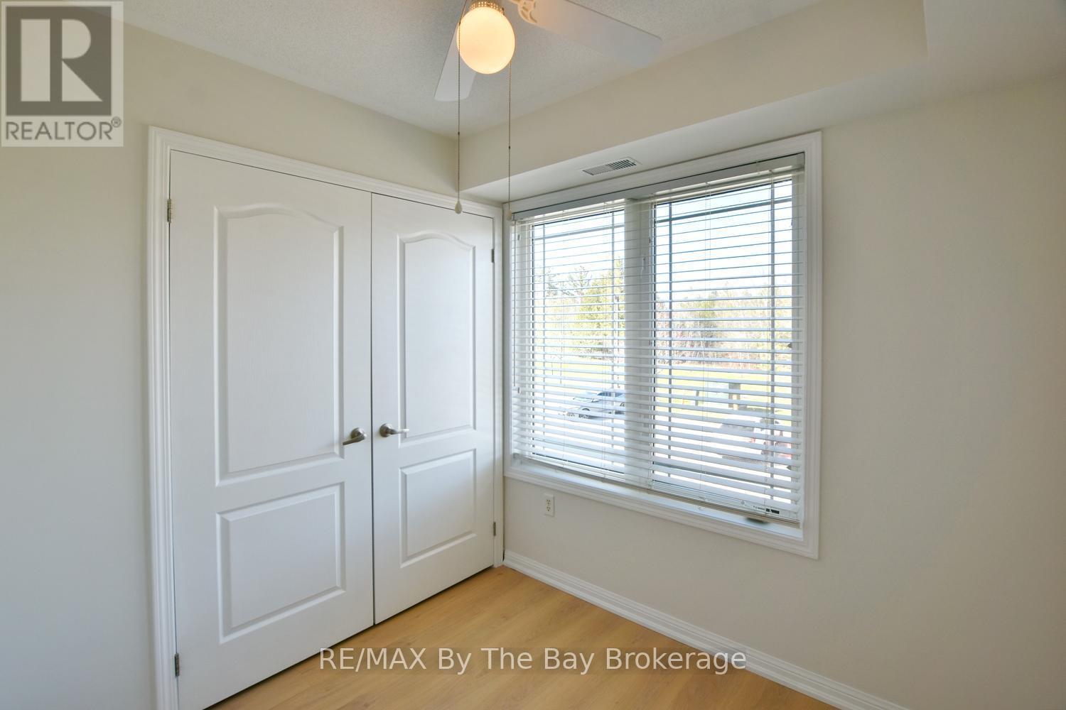208 - 40 Mulligan Lane Property Photo 9