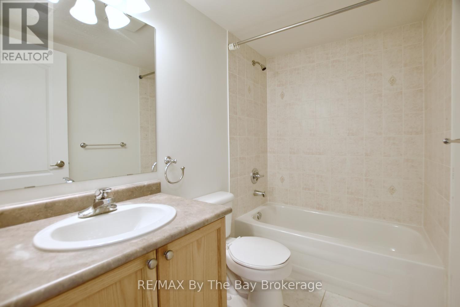 208 - 40 Mulligan Lane Property Photo 12
