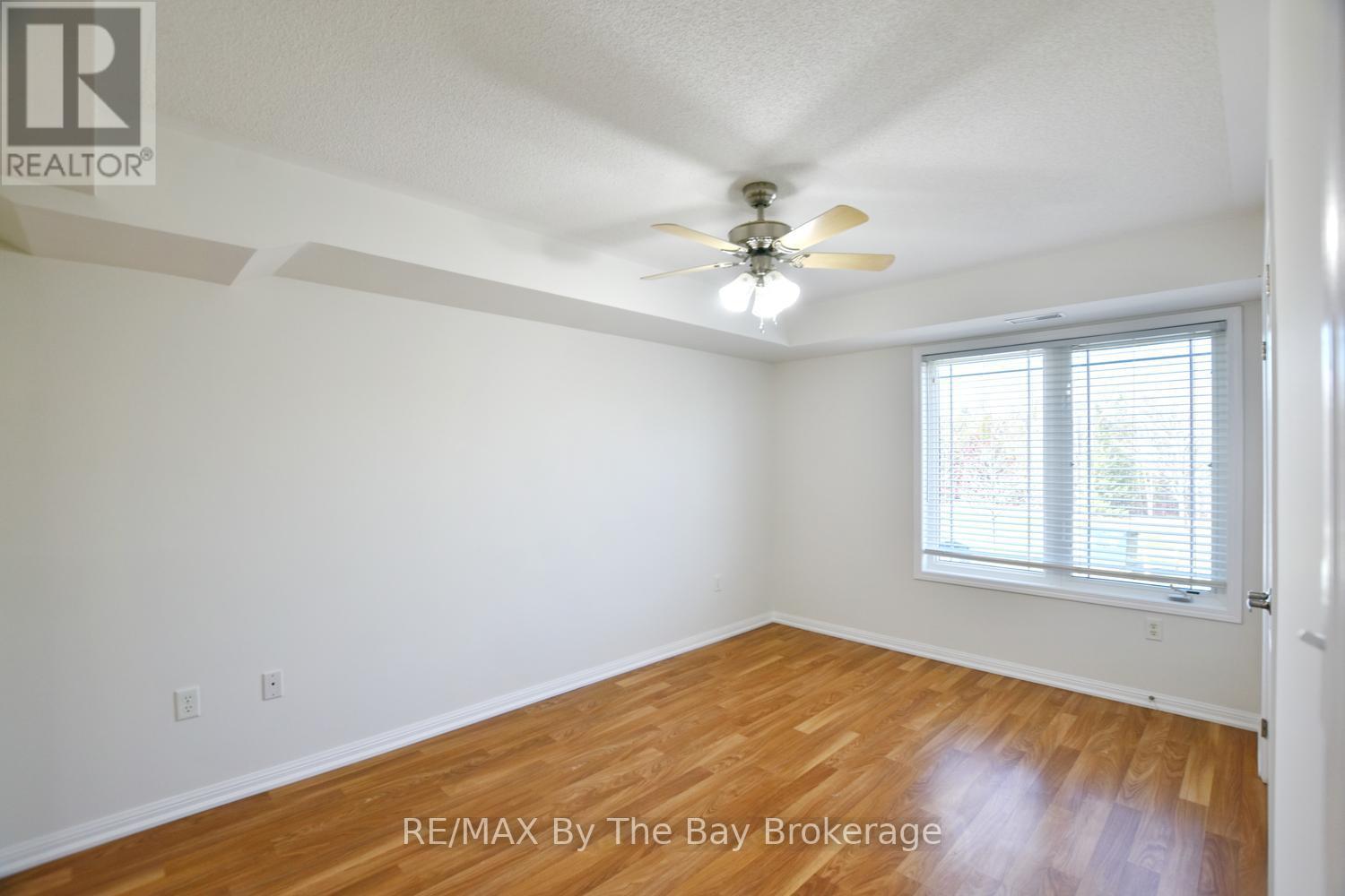 208 - 40 Mulligan Lane Property Photo 15